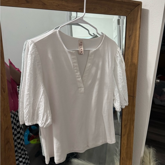 BNWOT Anthropologie Dolan Eyelet Puff Sleeve Vneck Top - Picture 1 of 3